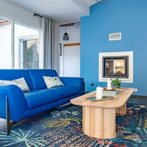 Vignette Aménagement intérieur sur mesure d’un salon et d’une salle à manger contemporains à La Londe-les-Maures, avec création d’un meub