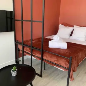 Vignette Coin nuit - Rénovation complète d'un studio pour un airbnb dans un style ethnique graphique. Du concept complet en passant par l