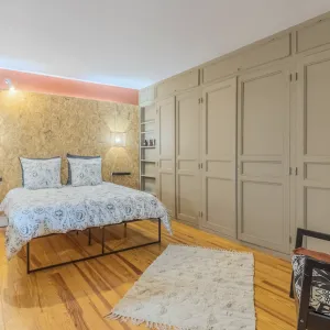 Vignette Renovation complète d un logement pour un airbnb dans un style atelier d'artiste. Du concept complet en passant par le projet , 