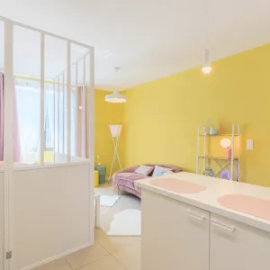 Vignette Rénovation complète d'un logement pour un airbnb dans un esprit confiserie. Du concept complet en passant par le projet , les ac