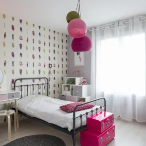 Vignette Chambre de fillette rose et grise