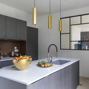 Vignette Un ilot central de cuisine tout en élégance