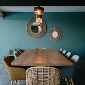 Vignette Salle à manger plafond foncé suspensions verre miroir