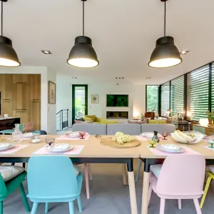 Vignette Belle table de salle à manger pour dejeuner familial