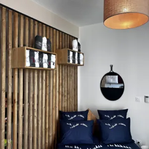 Vignette Claustra en vieux bois sur-mesure