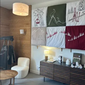 Vignette Sélection de mobilier + habillage vieux bois et création de porte-couette