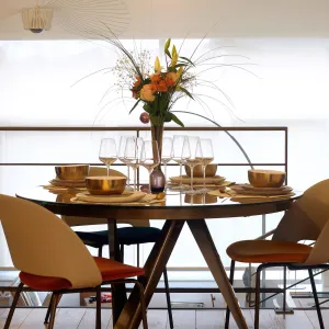 Vignette Détails de la table des chaises et des luminaires choisis par CREA-DECO