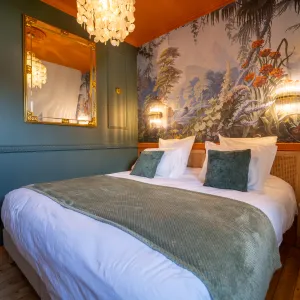 Vignette Aménagement d'une chambre haute en couleur pour un effet chic by Lydie Pineau à Saumur (49)