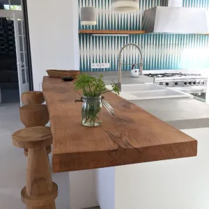 Vignette Bar et tabourets en bois massif