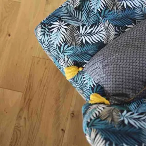 Vignette Fauteuil feuilles colorées