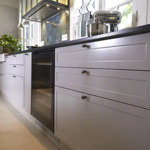 Vignette détail de la cuisine avec son timbre d'office