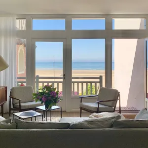 Vignette Baie vitrée du séjour. Vue mer