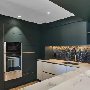 Vignette cuisine sur mesure haut de gamme by lydie pineau architecte d'intérieur saint gilles croix de vie